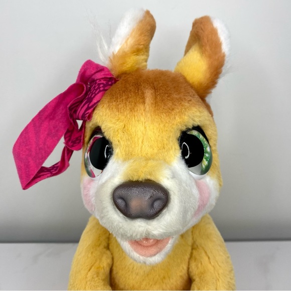 FurReal Friend Interactive Mama Josie the Kangaroo - Picture 12 of 17